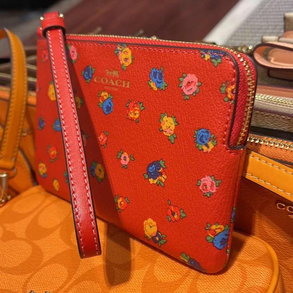 Coach Corner Zip Wristlet With Mini Vintage Rose Print IM/Miami Red Multi